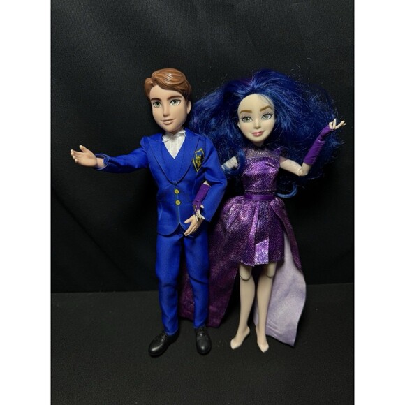Disney Descendants E6042 Royal Couple Engagement 2-Doll Set – GUC – Articulated - Picture 8 of 8